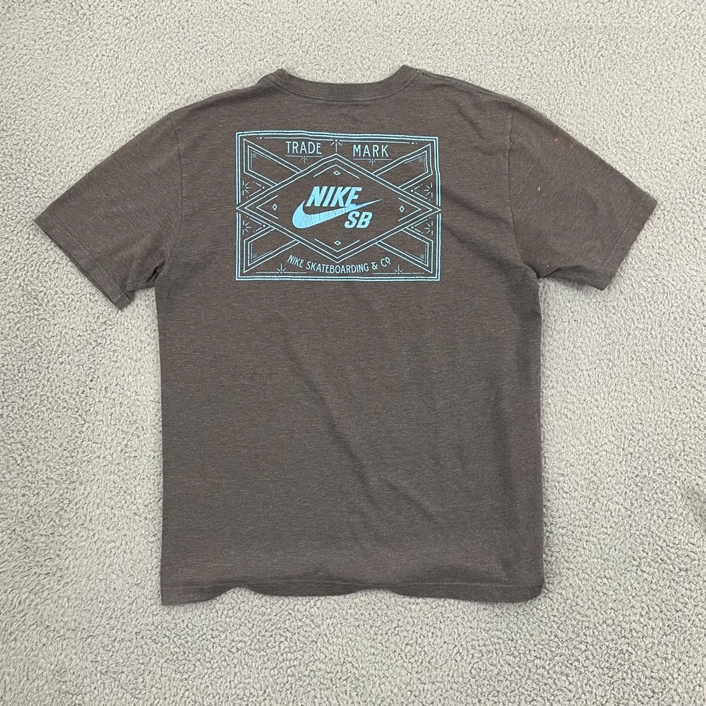 Nike SB Shirt Men M Gray Y2K Skater Regular Fit Short Sleeve Tee